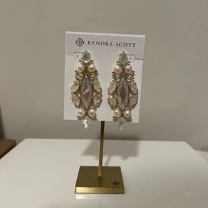 Kendra Scott Genevieve Statement Earrings in Gold MOP